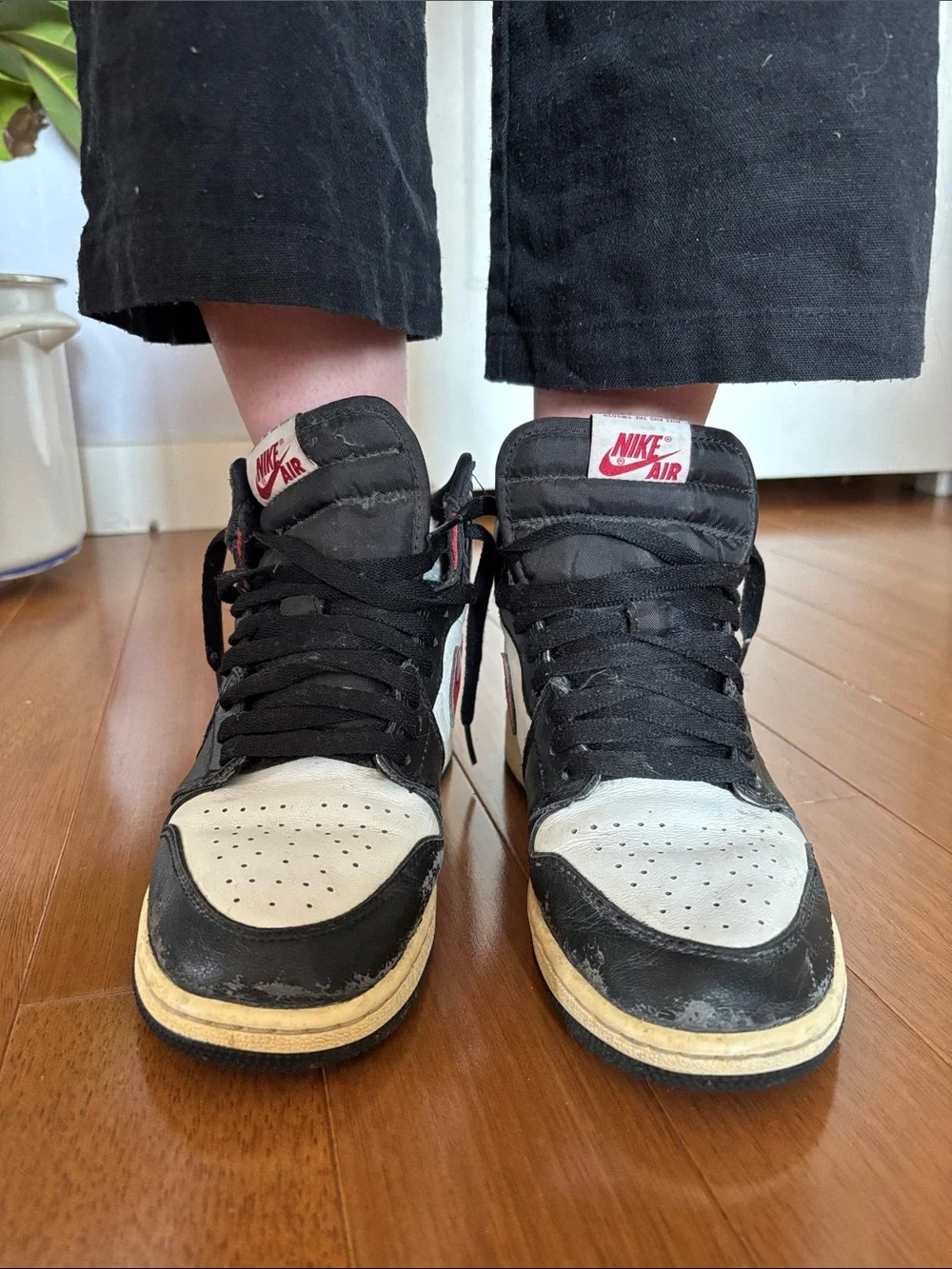 Nike Air Jordan 1 Retro High OG Black/Gym Red-White-Sail